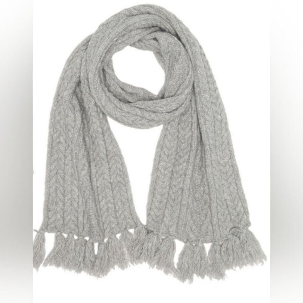 STEVE MADDEN Cable Knit Scarf